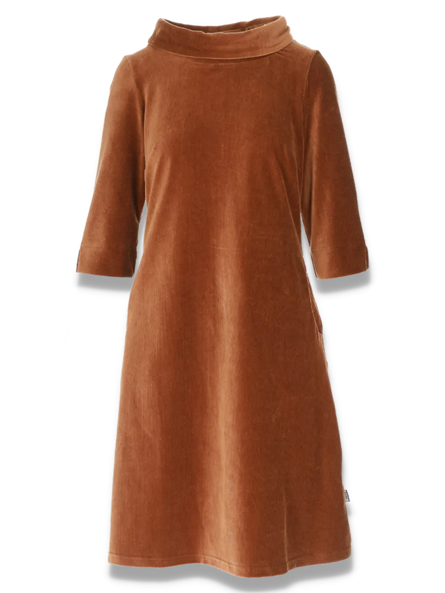 Sanna nugatt kjole i velur