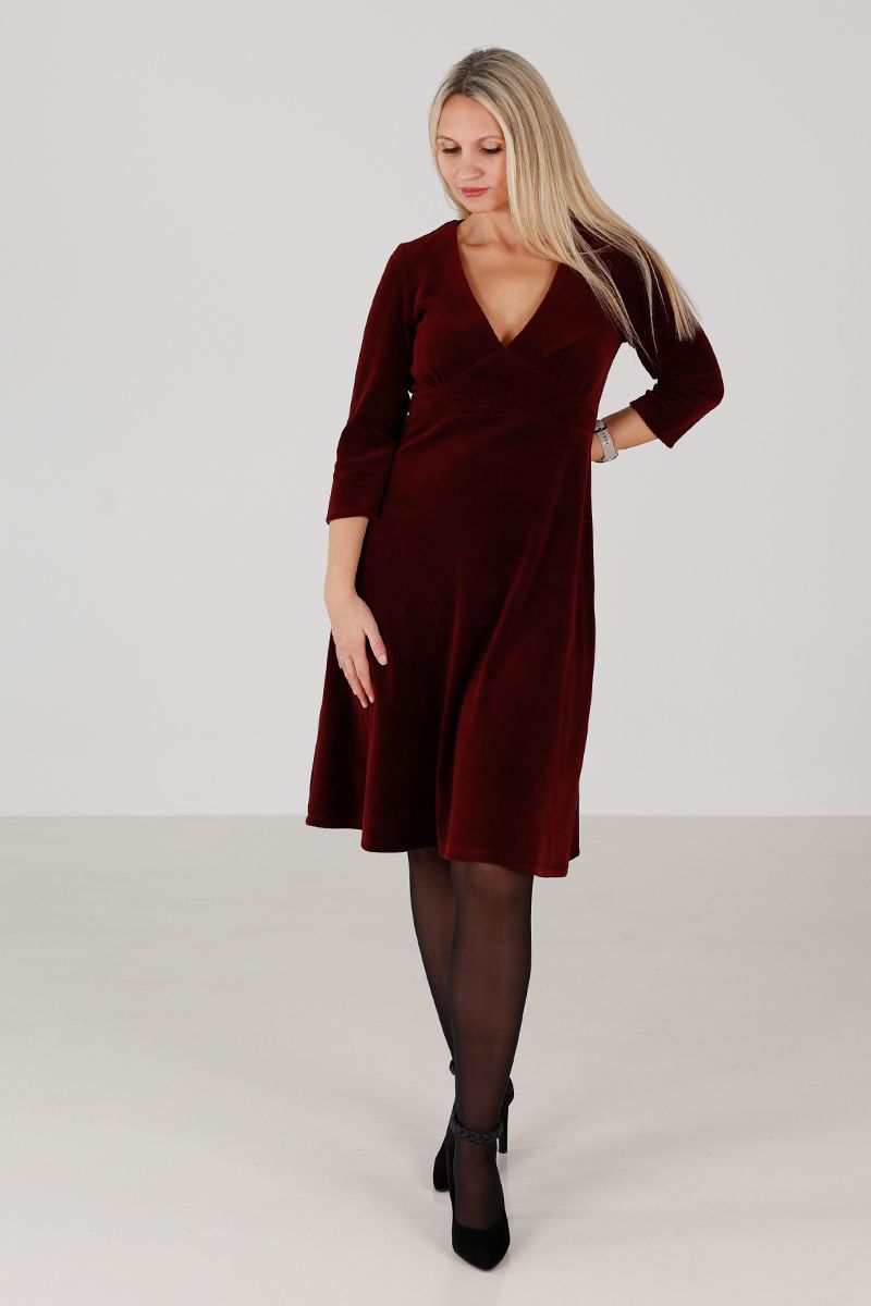 Hildur burgunder velurkjole